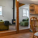 3 Bed In Barden Oc-s33752 * Sabden