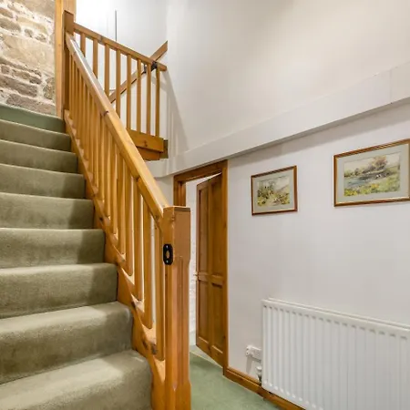 3 Bed In Barden Oc-s33752 Sabden