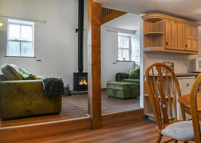 3 Bed In Barden Oc-s33752 * Sabden