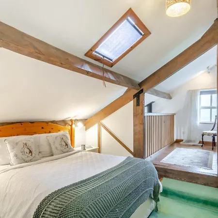 3 Bed In Barden Oc-s33752 Sabden